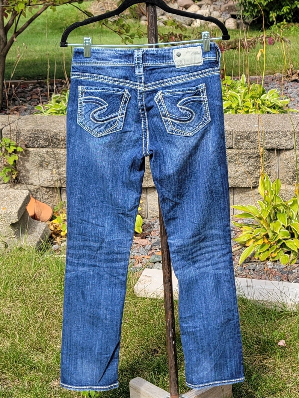 Silver Jeans Skinny Blue Wash Stretch Denim with Embroidered Back Pockets